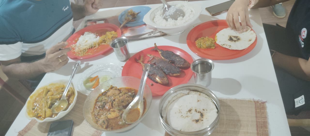 Guest's enjoying our signature Fish Tava Fry, spicy Chicken Kabab, and flavorful curries cooked to perfection on a wood fire.